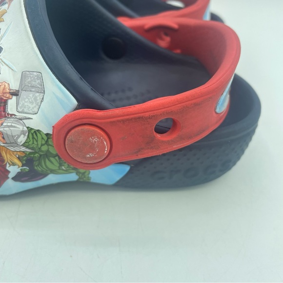 CROCS Avengers Marvel Blue Classic Slip On Clogs Child Toddler size 9 Super Hero - Picture 9 of 10